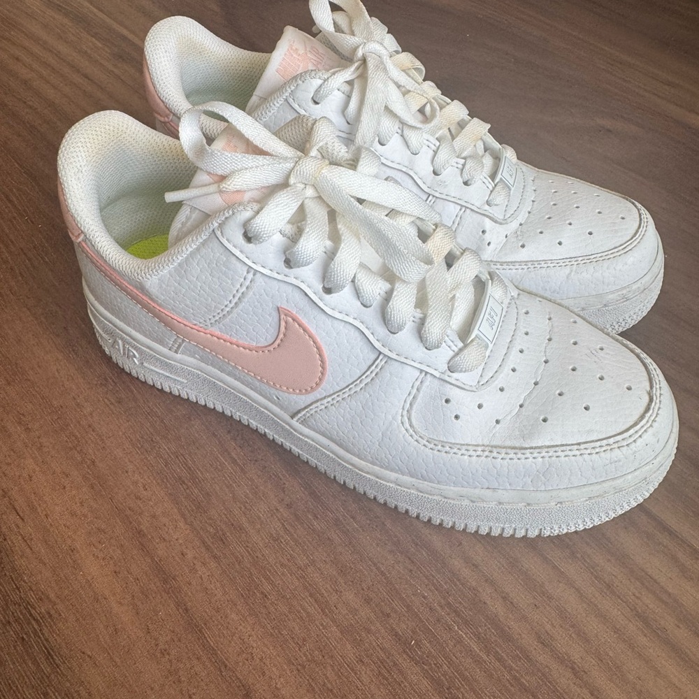 Nike Women's White and Pink Sneakers